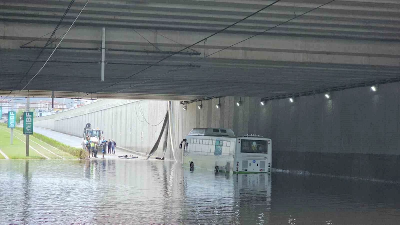 Kayseri’de sağanağın etkisi gün ağarınca ortaya çıktı
