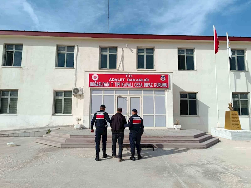 Firari hükümlü yakayı ele verdi
