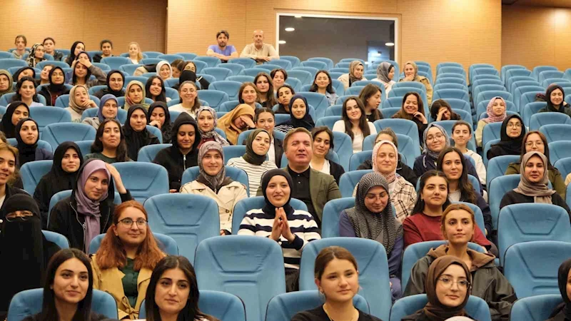 Vali Aydoğdu öğrencileri dinledi
