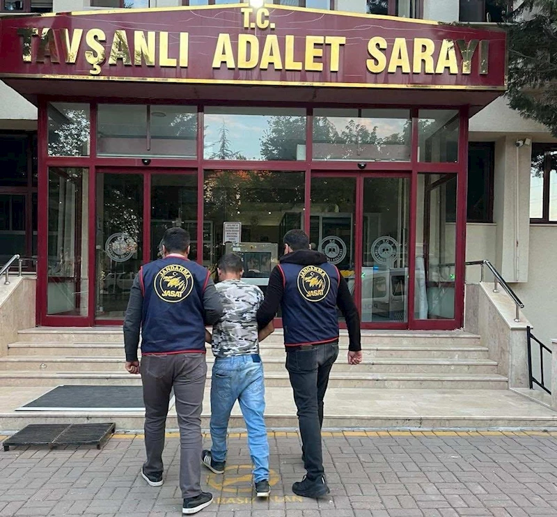 Kütahya’da çocuğun cinsel istismarı suçundan aranan şahıs yakalandı
