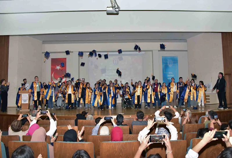 MSKÜ’de özel öğrencilere temsili mezuniyet töreni

