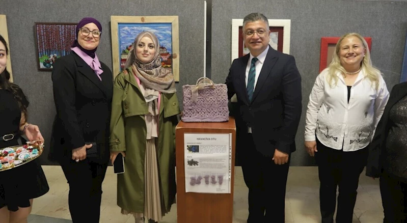 Kütahya’da ’Geleneksel Türk El Sanatları Öğrenci Sergisi’ açıldı
