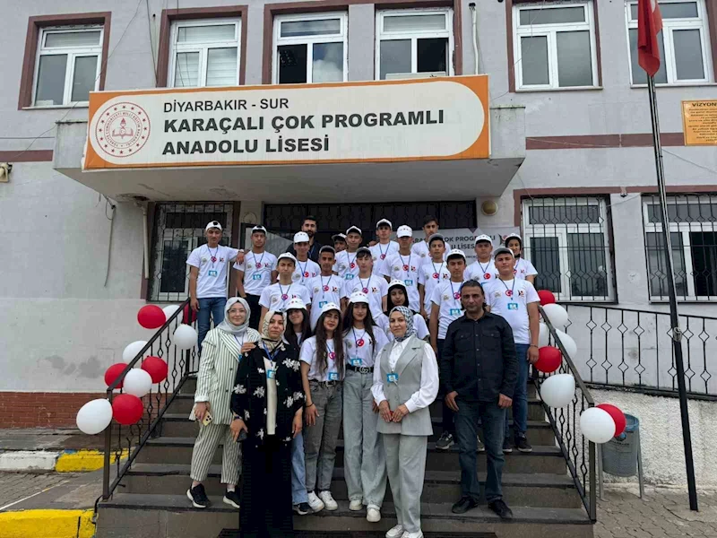 Lise öğrencileri bilimsel çalışmalarını sergiledi
