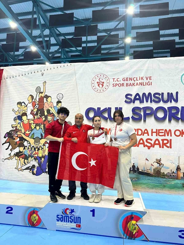 Gazi Anadolu Lisesi öğrencileri Türkiye şampiyonasında kürsüye çıktı
