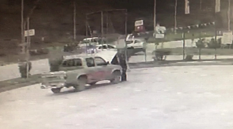 Amasya’da iki otomobil kavşakta çarpıştı: Kaza anı kamerada
