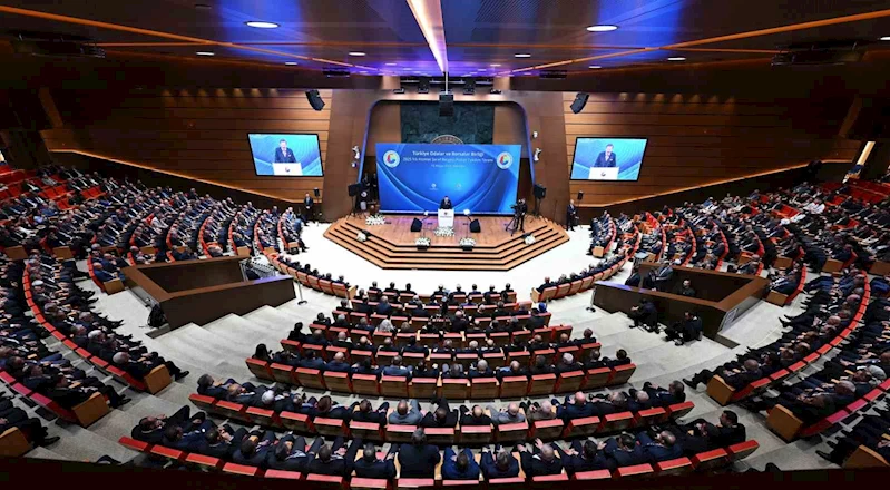 KUTO Başkanı Akdoğan’a ödülü Cumhurbaşkanı Erdoğan tarafından takdim edildi
