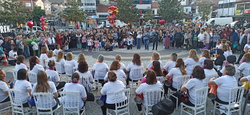 Devrek’te kadınların darbuka şovu
