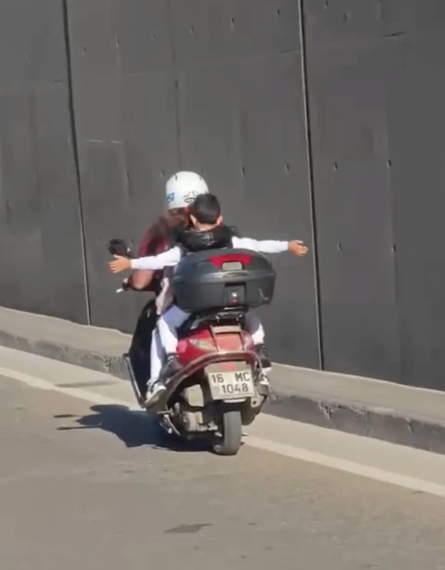 Bursa’da tehlikeli yolculuk kamerada
