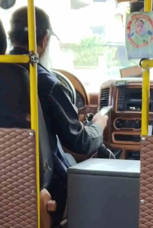 Minibüs şoförünün tehlikeli yolculuğu
