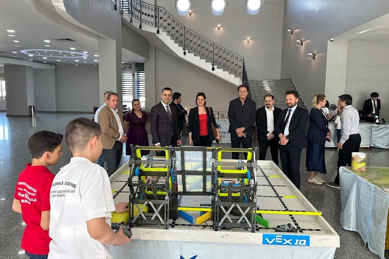 Küçükçekmece’de Bilişim ve Teknoloji Ödül Töreni düzenlendi
