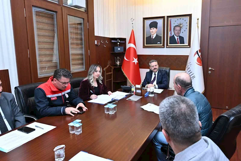 Vali Aksoy, Halk Günü Toplantısı’nda vatandaşlarla buluştu
