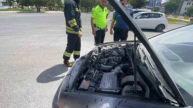 Erzincan’da araç yangını
