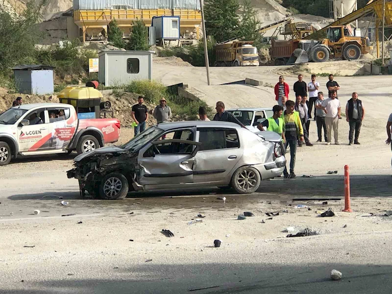 Kastamonu’da iki otomobil çarpıştı: 2 yaralı
