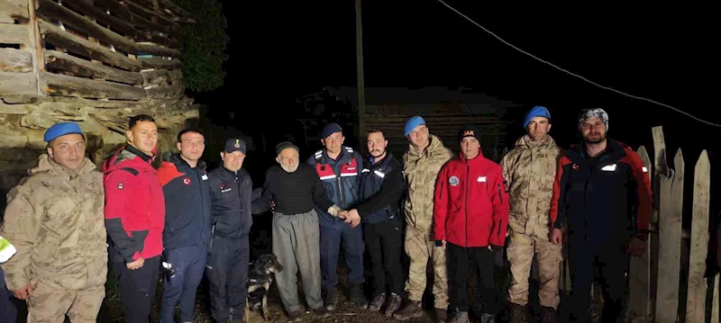 Artvin’de kayıp yaşlı adam sağ olarak bulundu

