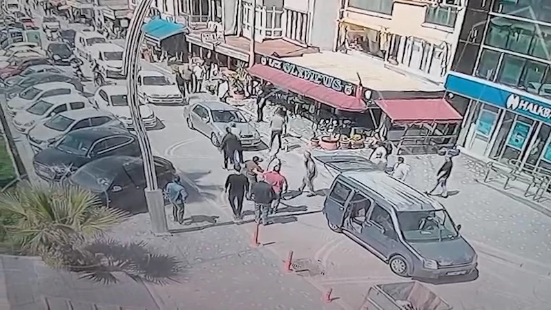 Genç kadını sürükleyerek böyle kaçırmaya çalıştılar, tutuklandılar
