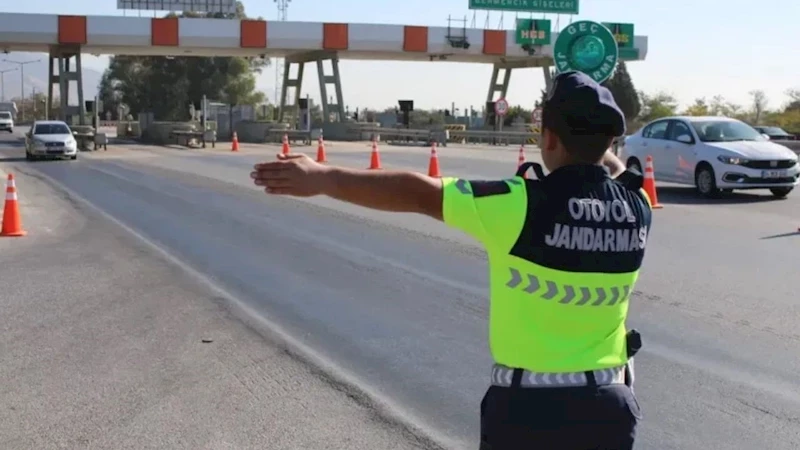 Aydın-İzmir Otoyolu’nda jandarmadan trafik denetimi
