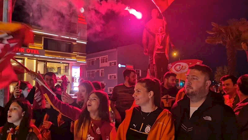 Tekirdağ’da Galatasaray taraftarları şampiyonluğu coşkuyla kutladı
