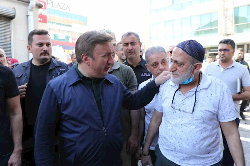 Vali Aydoğdu, Buğday Meydanı esnafına geçmiş olsun dileklerini iletti

