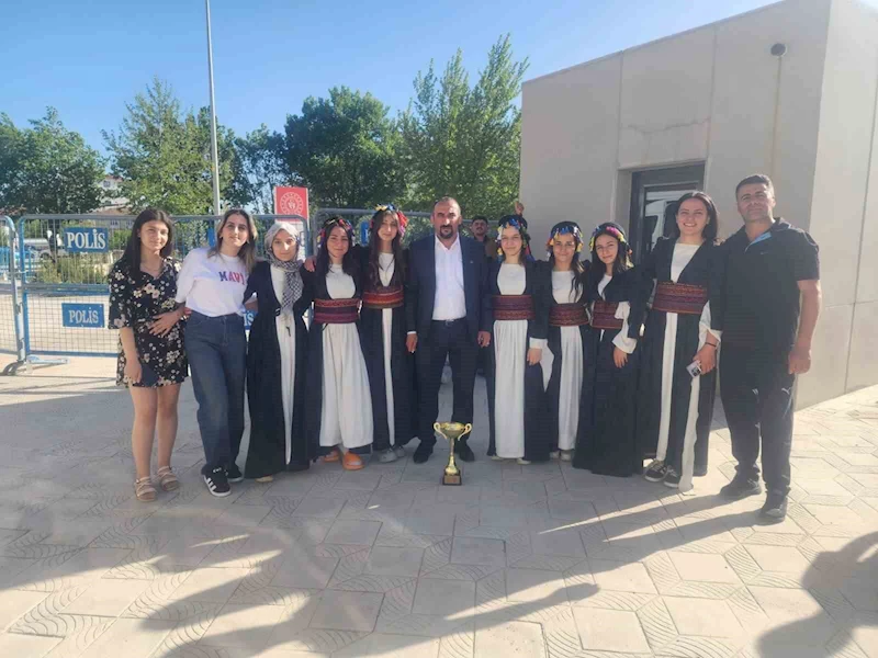 Hakkari’de iki kulüp bölge birincisi oldu
