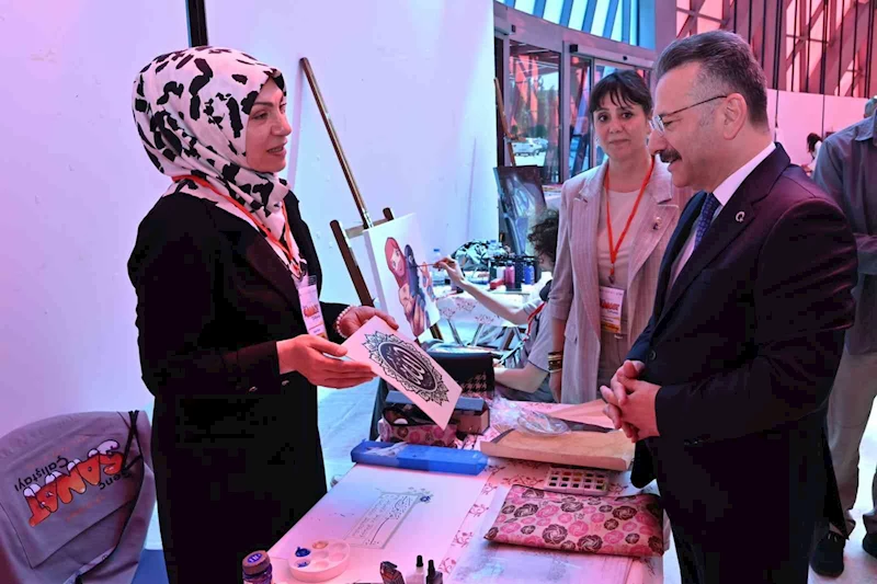 Vali Aksoy Genç Sanat Çalıştayı’na katıldı
