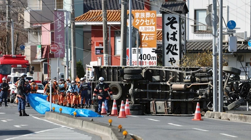 Japonya’da kamyonetiyle çukura düşen sürücünün cansız bedenine 3 ay sonra ulaşıldı
