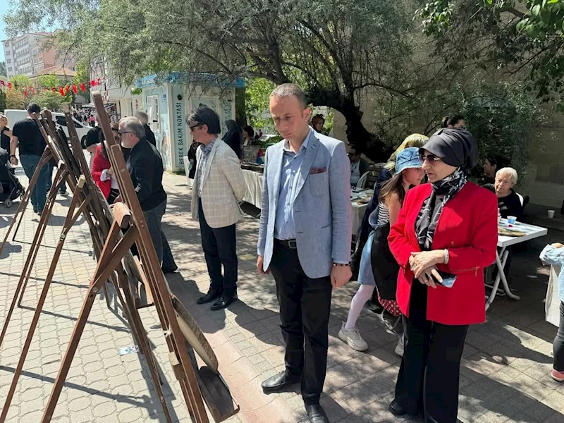Karma Sergi Sevgi Yolu’nda sanatseverlerle buluştu

