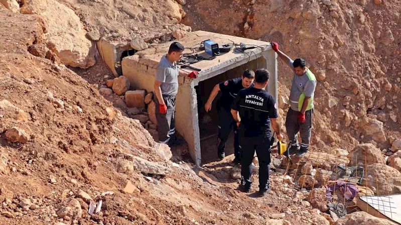 Antalya’da ‘drenaj tünelinde 21 afacan’ alarmı
