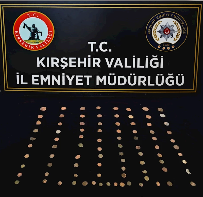 Kırşehir’de tarihi eser kaçakçılarına operasyon: 151 parça tarihi eser ele geçirildi
