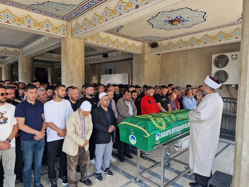 Sakarya’daki feci kazada hayatını kaybeden genç sürücü toprağa verildi
