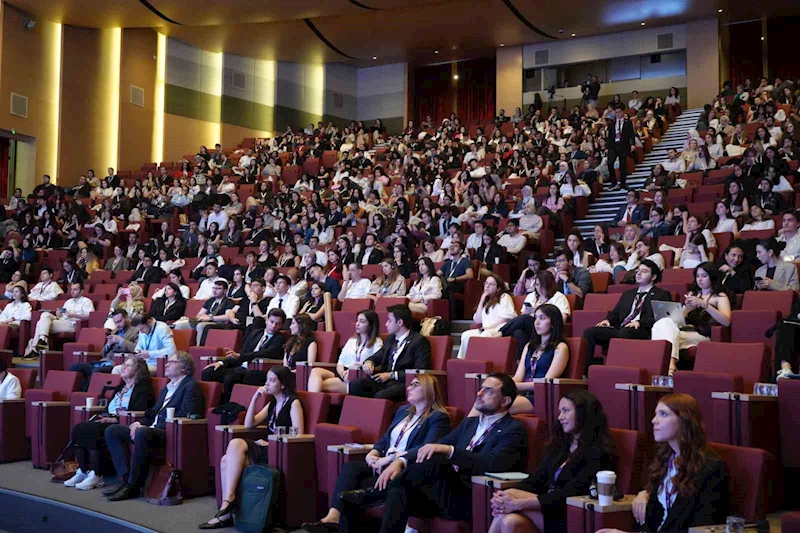 Dünyaca ünlü genetik uzmanları Acıbadem Üniversitesi’nde buluştu
