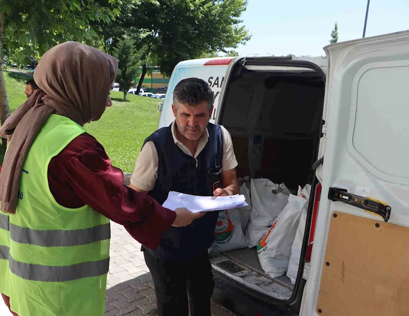 Bayram öncesi bin yetim çocuğa kıyafet desteği
