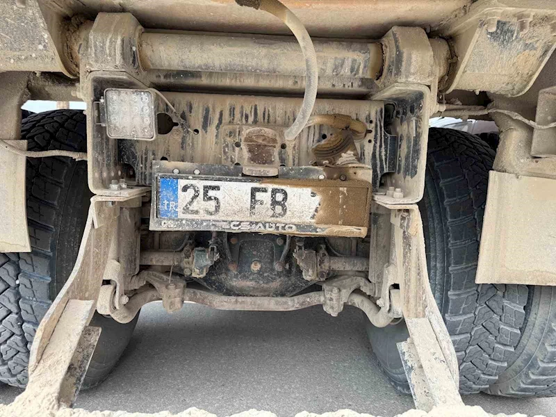 Plakasını kaskla, kilitle ve çamurla kapatan sürücülerin sözleri şaşırttı
