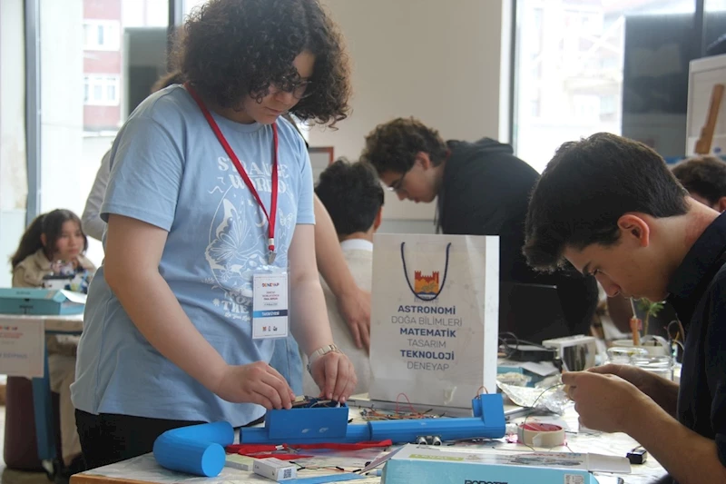 Bilim Zeytinburnu İlk ‘Deneyap Teknoloji Atölyesi’ mezunlarını verdi
