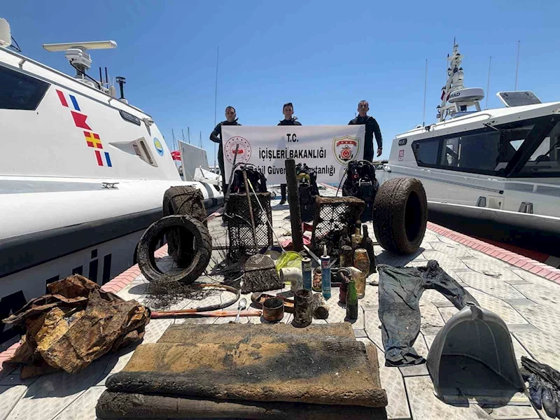 Küçükkuyu’da Deniz Temizliği Yapıldı
