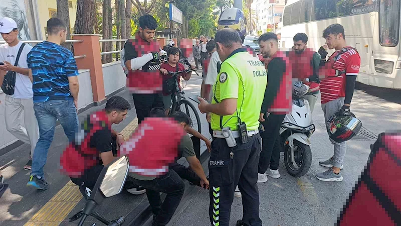 Kaza yapan kurye için arkadaşları seferber oldu
