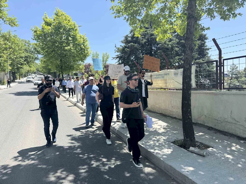 Üniversite öğrencilerinden yüzde 74’lük zam protestosu
