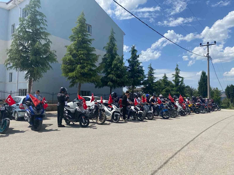 Fark edilmek ve kask kullanımına dikkat çektiler
