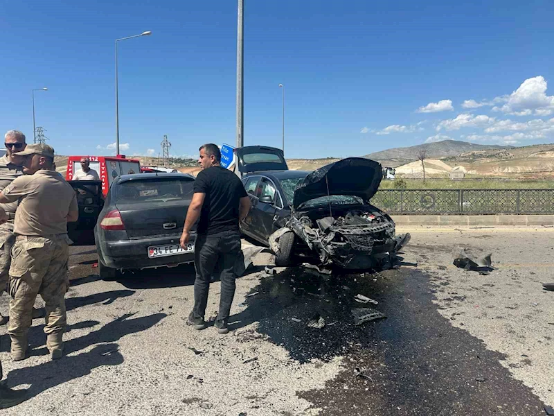 Siirt’te trafik kazası: 1’i ağır 4 yaralı
