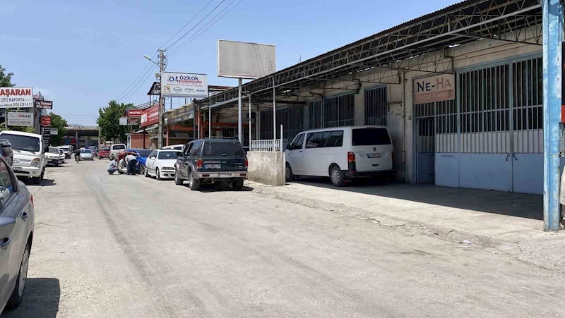 Mobil vinç bu sefer insan taşıdı
