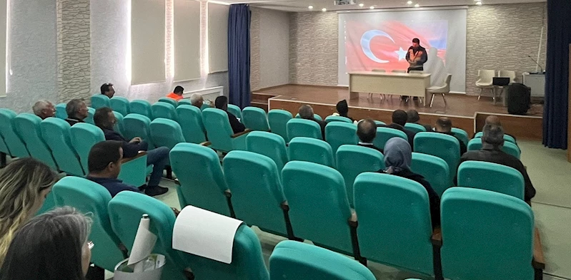 Demirözü’nde muhtarlar ve çiftçiler Kurban Bayramı öncesi bilgilendirildi
