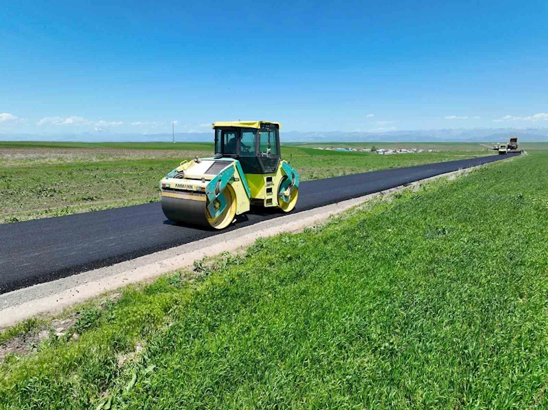 Ağrı’da Yukarı Ağadeve köyünde BSK asfalt yol çalışması tamamlandı
