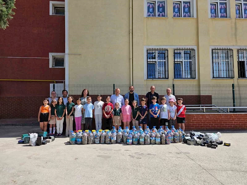 Keşan’da ilkokul öğrencileri 1 ton 109 kilogram atık pil topladı
