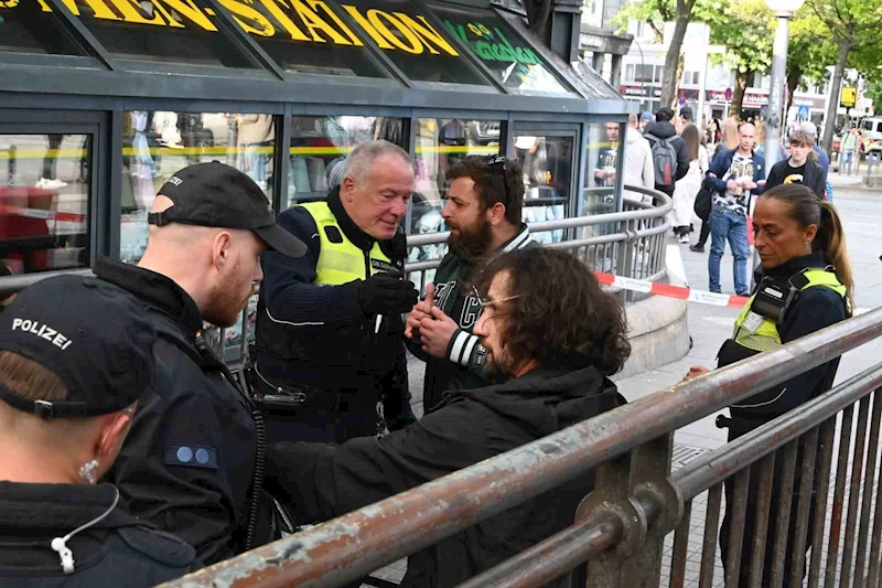 Hamburg’da tren istasyonunda 