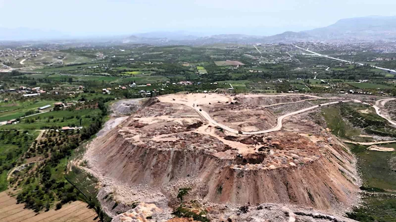Malatya’da depremin izleri dağ oldu
