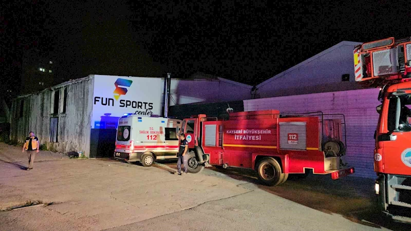 Kayseri’de mobilya fabrikasında yangın
