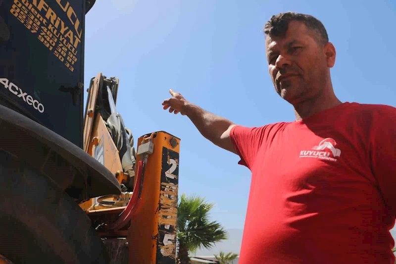 Binlerce liralık kaybı göze alan operatör, kumru yuvası bozulmasın diye 17 gündür kepçesine kontak vurmadı
