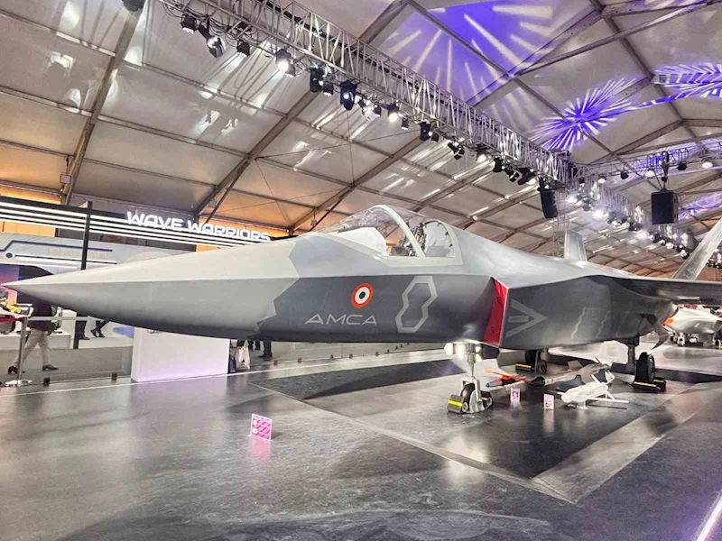 Hindistan yerli  5. nesil hayalet savaş uçağı programını onayladı
