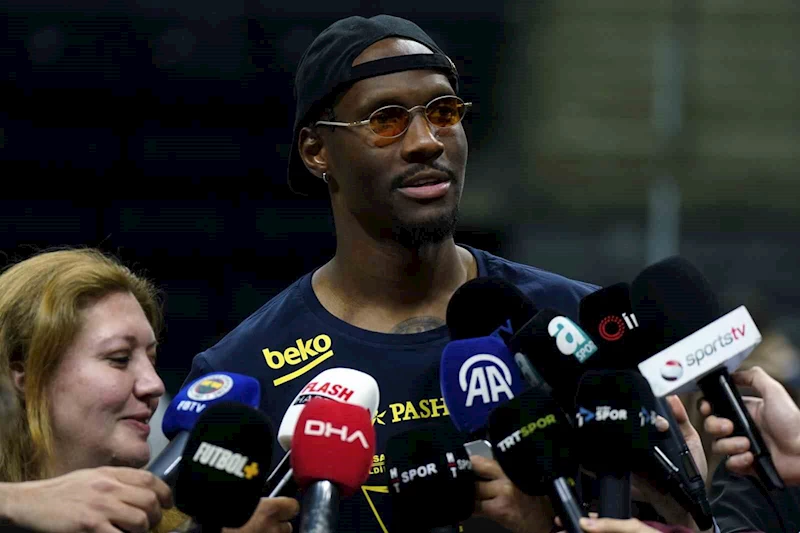 Nigel Hayes-Davis: 
