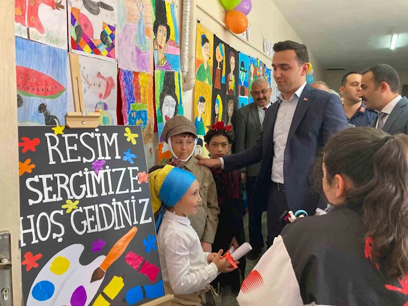 Sultandağı’nda Halk Eğitim Merkezinde yıl sonu sergisi açıldı
