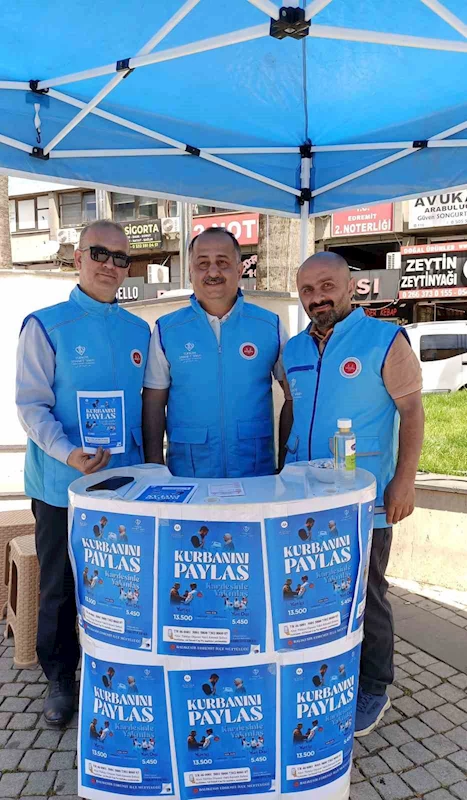Diyanet Vakfı, Edremit’te kurban bağış standı açtı
